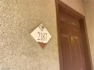 Photo #4: 2417415 Listing