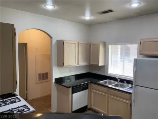 Photo #6: 2417415 Listing