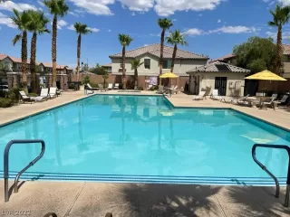 Photo #3: 2417422 Listing