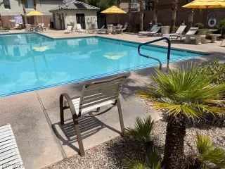 Photo #4: 2417422 Listing