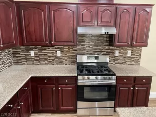 Photo #6: 2417422 Listing