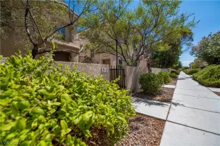 Photo #1: 2417431 Listing 