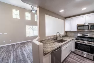 Photo #6: 2417431 Listing 