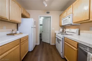 Photo #5: 2417434 Listing 