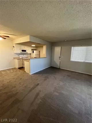 Photo #6: 2417437 Listing 