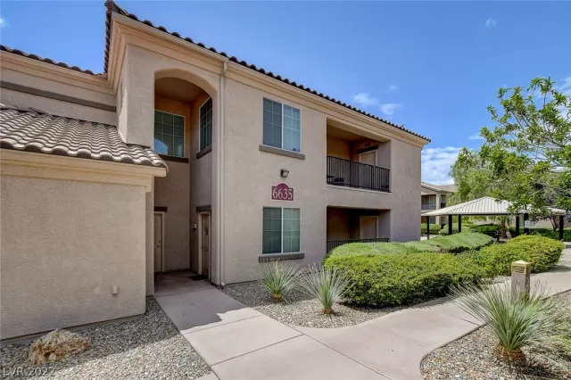 MLS: 2417440 Condo For Sale