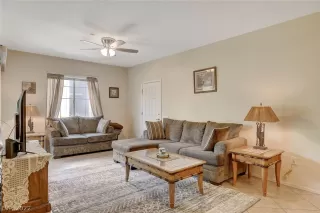 Photo #3: 2417440 Listing