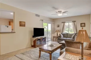 Photo #4: 2417440 Listing