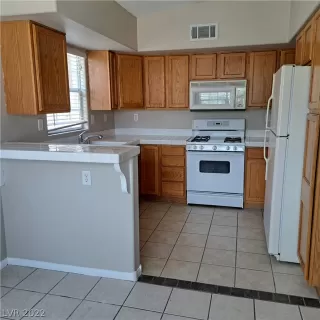 Photo #6: 2417510 Listing 