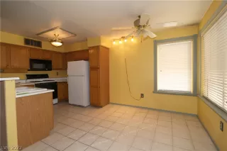 Photo #4: 2417594 Listing