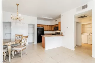 Photo #5: 2417607 Listing