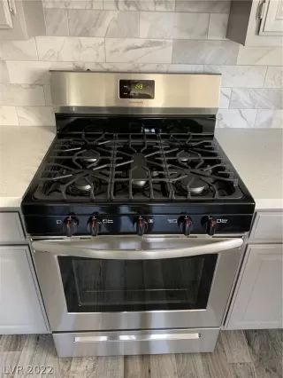 Photo #2: 2417617 Listing 