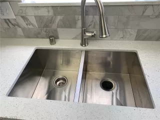 Photo #4: 2417617 Listing 