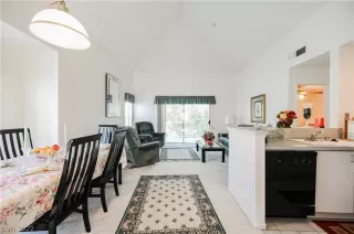 Photo #4: 2417618 Listing