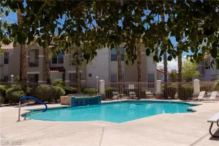 Photo #4: 2417655 Listing 