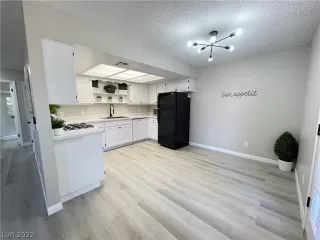 Photo #4: 2417663 Listing 