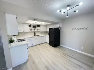 Photo #5: 2417663 Listing 