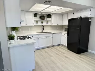 Photo #6: 2417663 Listing 