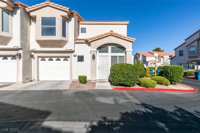 MLS: 2417677 Condo For Sale