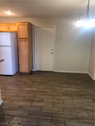 Photo #1: 2417728 Listing 