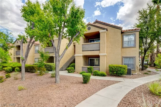 MLS: 2417736 Condo For Sale