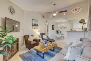 Photo #2: 2417743 Listing