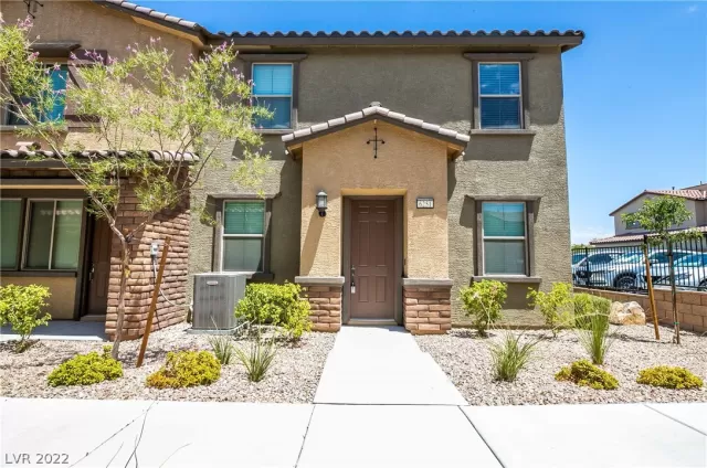 MLS: 2417744 Condo For Sale