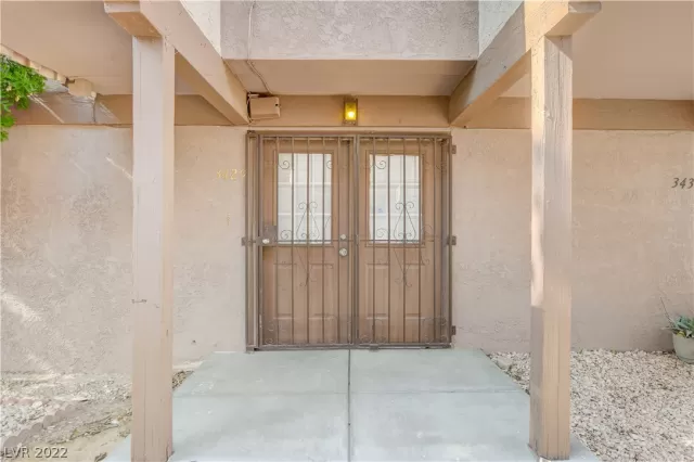 MLS: 2417750 Condo For Sale