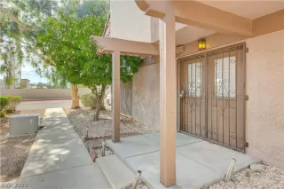 Photo #3: 2417750 Listing