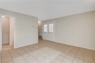 Photo #6: 2417750 Listing