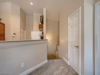 Photo #3: 2417759 Listing