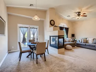 Photo #6: 2417759 Listing