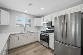 Photo #1: 2417762 Listing