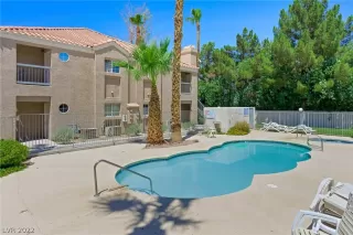 Photo #5: 2417762 Listing