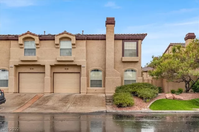 MLS: 2417778 Condo For Sale