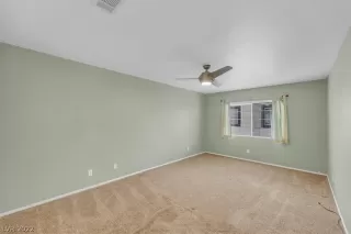 Photo #5: 2417778 Listing