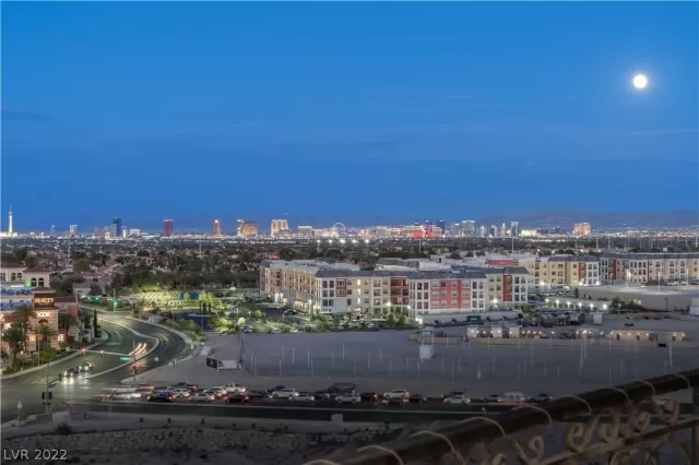 MLS: 2417824 Condo For Sale