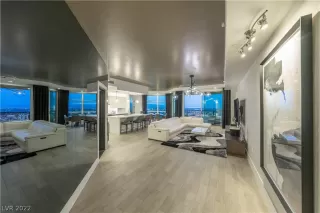 Photo #5: 2417824 Listing