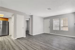 Photo #6: 2417831 Listing 