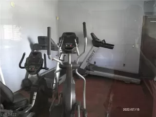 Photo #5: 2417844 Listing