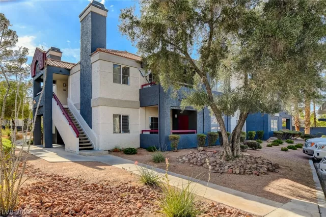 MLS: 2417857 Condo For Sale