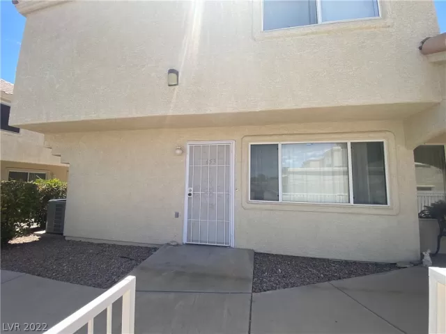 MLS: 2417864 Condo For Sale