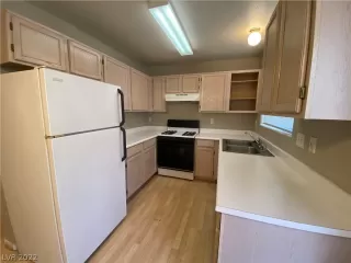 Photo #4: 2417864 Listing