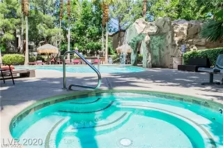 Photo #1: 2417873 Listing 