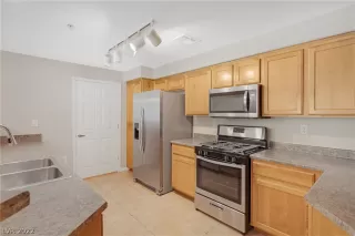 Photo #1: 2417905 Listing