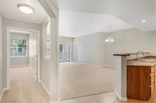 Photo #6: 2417905 Listing