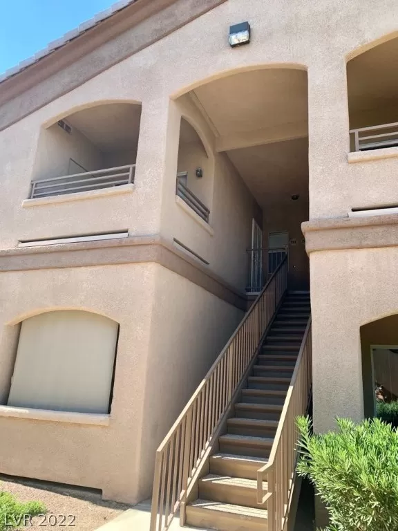 MLS: 2417917 Condo For Sale