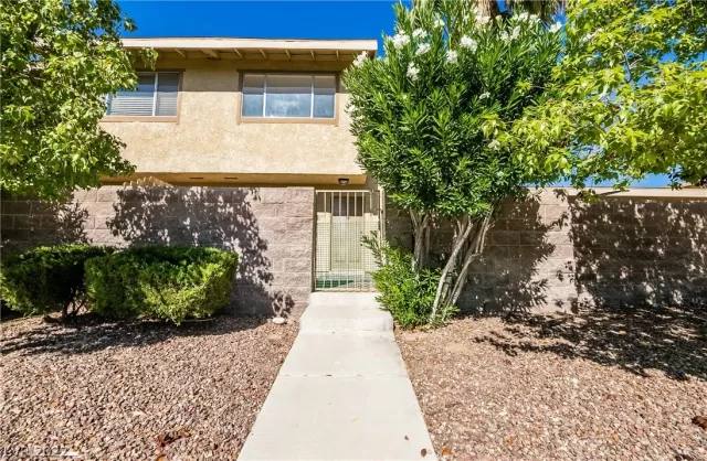 MLS: 2417931 Condo For Sale