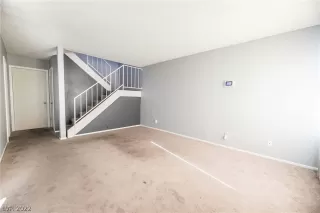 Photo #3: 2417931 Listing