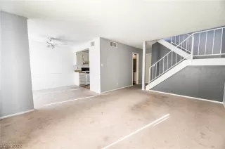 Photo #5: 2417931 Listing